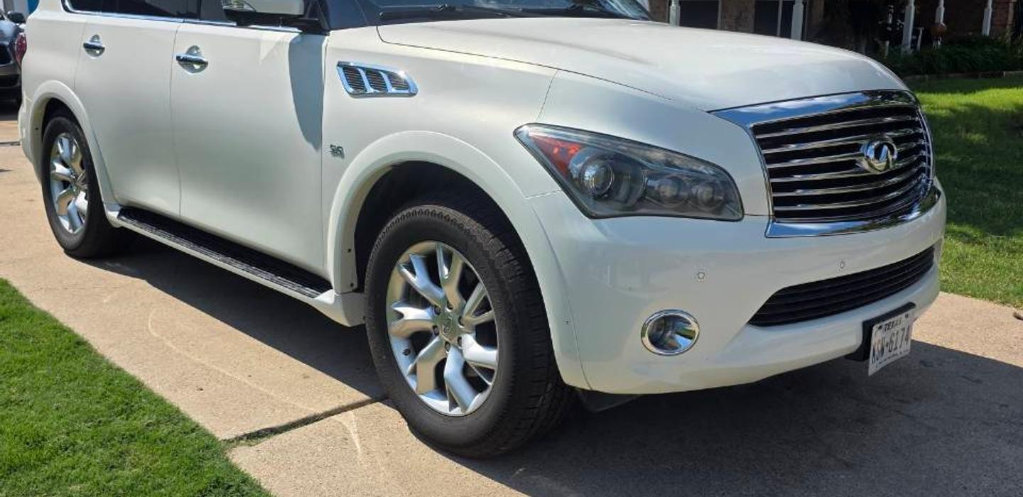 INFINITI QX80 luxury SUV rental DFW