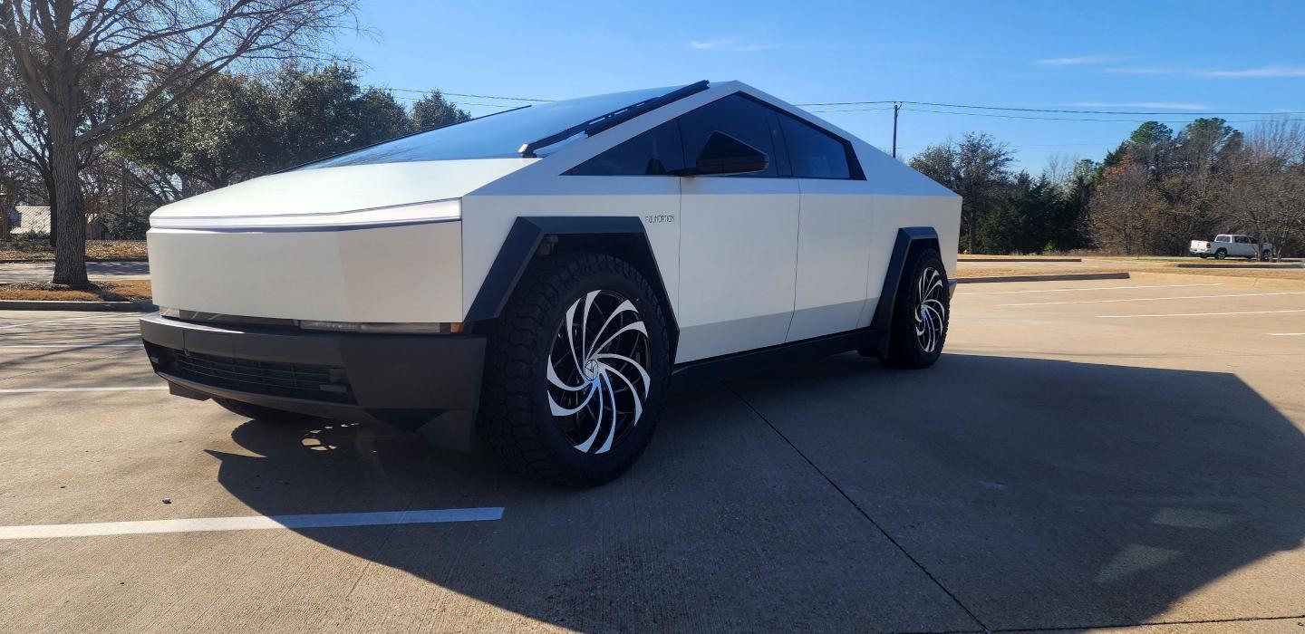 Tesla Cybertruck rental in Dallas–Fort Worth